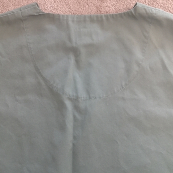 ❤️ Green Scrub Top Med 40 NWOT - Picture 7 of 10